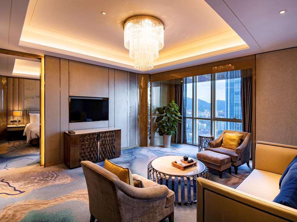 Pullman Yantai Center Otel Oda fotoğraf